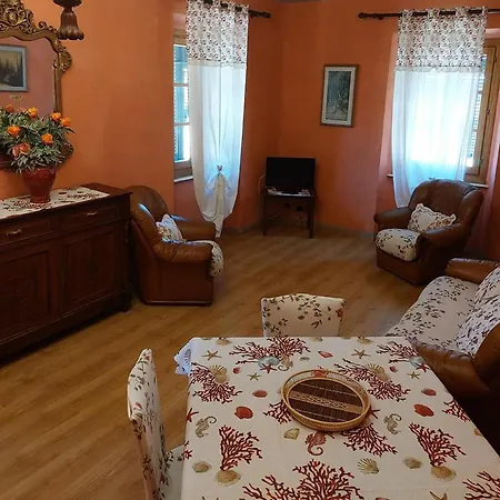 Giallo Apartment *